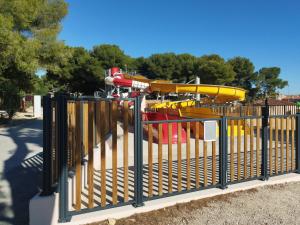 Campings MOBIL HOME Neuf FRONT DE MER TOUT CONFORT 5 LITS 6 personnes CARRY LE ROUET : photos des chambres