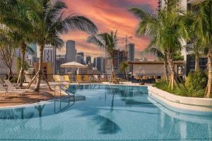 Modern 1BR Apartment with Pool