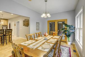 Breaks Home 3 Mi to ATV Trails!