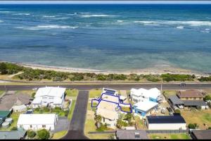 2 6 Germein Court Panayil BeachHouse ! Stunning Ocean Views!