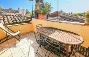 1 Bedroom Nice Home In Roussillon - 鲁西永