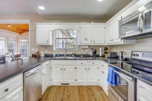 Lakefront Escape w Dock & Fire Pit: Sleeps 12