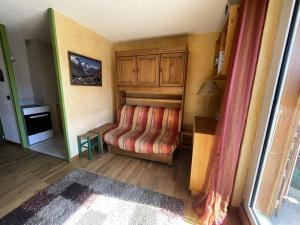 Résidence Meije 10- Porte J3 - Les Deux Alpes – Studio cabine au Village 1800 avec balcon plein sud et vue panoramique MAE-5411