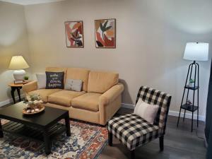 Cozy Home with Whole main floor