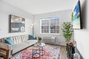 Luxury Living in Jersey City Only Steps Away from Manhattan - West Bergen