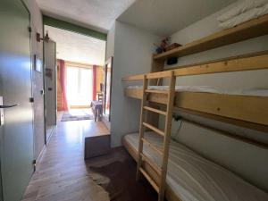 Résidence Meije 10- Porte J3 - Les Deux Alpes – Studio cabine au Village 1800 avec balcon plein sud et vue panoramique MAE-5411