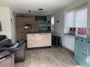 Spacious Bungalow near Water