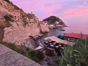 Chiaia Di Rose Rooms & Apartment