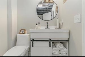 Clare Avenue Guest Suites, Suite 103