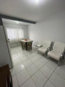 Apartamento para 04 pessoas, em residencial frente ao mar