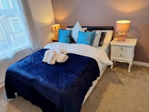 Fantastic 3-bed with free parking & Wi-Fi Located in Chatham Kent