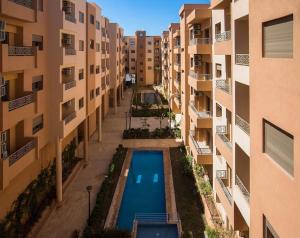 Spacious 2 BR FLAT with Wi-Fi, Pool and Parking