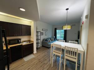 Disney Favorite FREE Shuttle