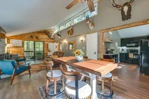 Wild Creek Cabin in Hedgesville Dogs Welcome! - Baxter