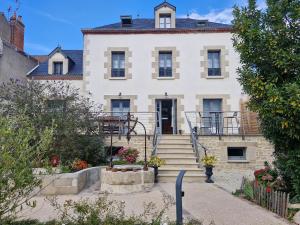 Gîte entre Loire et canaux, proche centre-ville, idéal pour grands groupes et séjours historiques - FR-1-590-369