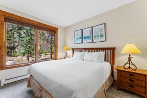 Trappers Crossing 8780 by Summit County Mountain Retreats