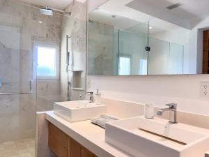 Beachfront Condo in Exclusive Zone