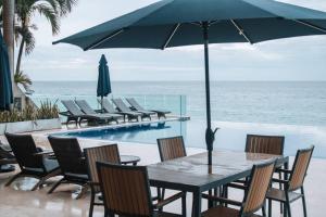 Beachfront Condo in Exclusive Zone