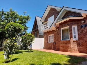 Alquiler Casa Anvers 548 para 8 personas, 4 habitaciones, con Wi-Fi y Parrilla, a 400 metros del mar! Septiembre, Octubre, Noviembre, Diciembre y Temporada Verano 2026