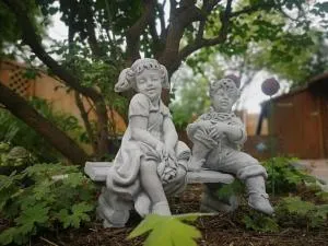 Fairy Tale Garden Hansel & Gretel - Glowitz