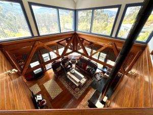 Artee House - A Bright Escape