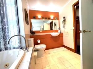 Artee House - A Bright Escape