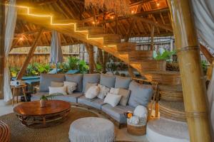 Instagenic Casa Savana Sidemen