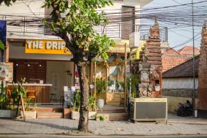 Azalea Homestay & Villa