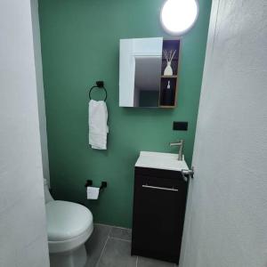 Loft with bathtub in Laureles