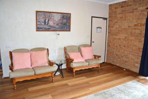 Woody Wonder Unit 2 - Bring your own linen.