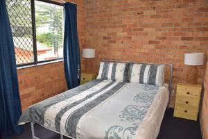 Woody Wonder Unit 2 - Bring your own linen.