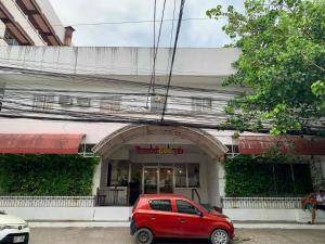 Travelbee Capitol Inn