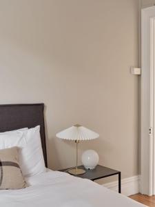 Cosy central apartment with large sunny deck