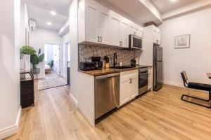 North House - Bohemian Vieux Quebec Two Bedroom