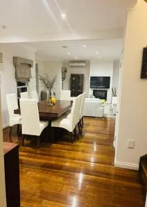 Beautiful Home - Reservoir