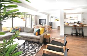 House La Gratitude - secure parking