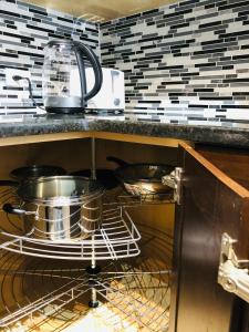 Cozy 2-Bedroom Condo with Parking