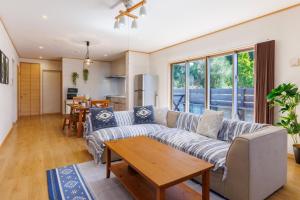 新規オープンセール ビーチ徒歩7分 恩納村長期滞在 観光におすすめ A Blue house