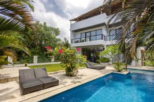 Deluxe Room with Pool View