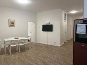 T&K Apartments- 2 Room Apartment - Heart of Solingen - Private parking