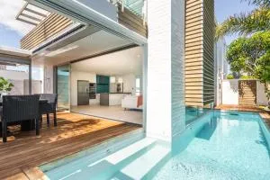 Beachside Retreat with Private Pool - Kairua