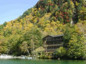 Kamikochi Taishoike Hotel