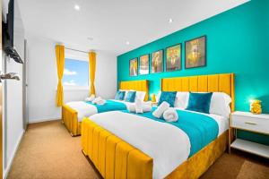 Spacious 2 Bed Apt Bham CC with parking Sleeps 7