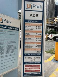 1br wNetflix Disneyplus and pool across SM Megamall Ortigas CBD