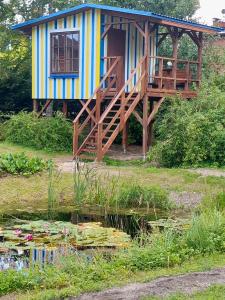 Tree House Fluffy Horns - Namiņš Kokos Pūkainie Ragi