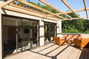 Hotels Hotel du Golf : Suite avec Terrasse 