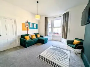 Charming 3-bedroom Home In Sunderland - Silksworth