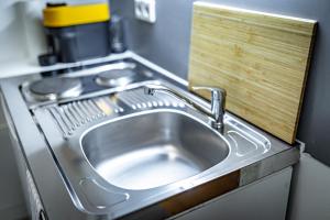 CALM & EASY by JR City Apartments