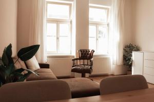 Cozy and charming apartment near city centre with 2 bathrooms