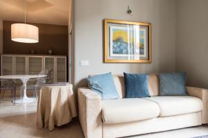 Youhosty - Chinatown Bright and Luxury Apartment